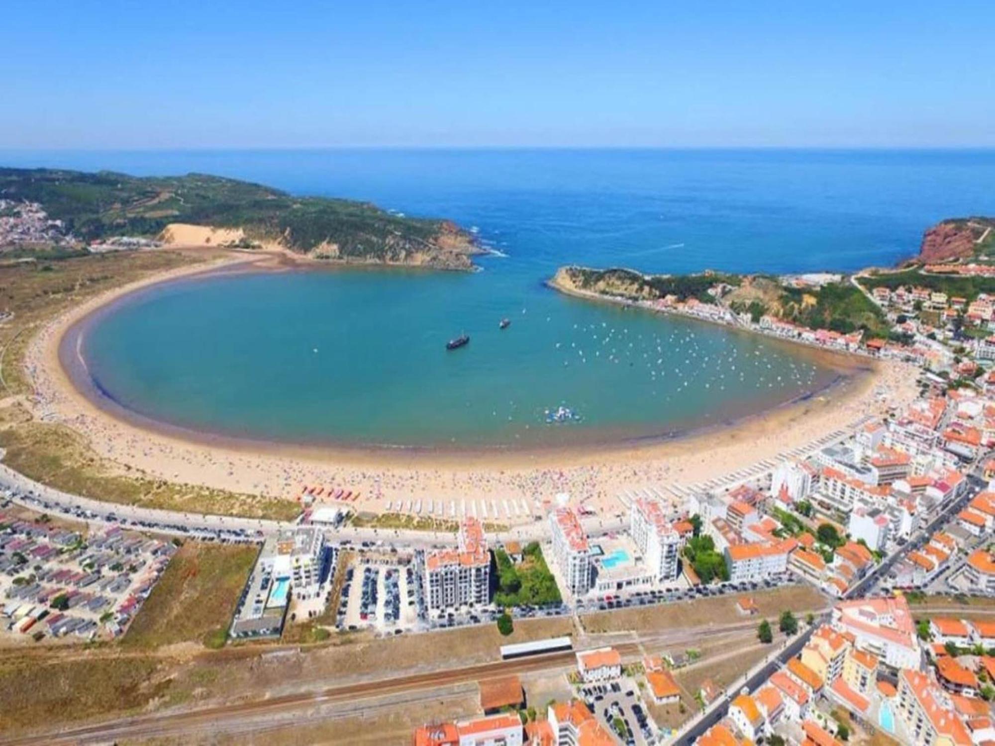 Beautiful Apartment In S O Martinho Do Porto With Balcony São Martinho do Porto Dış mekan fotoğraf