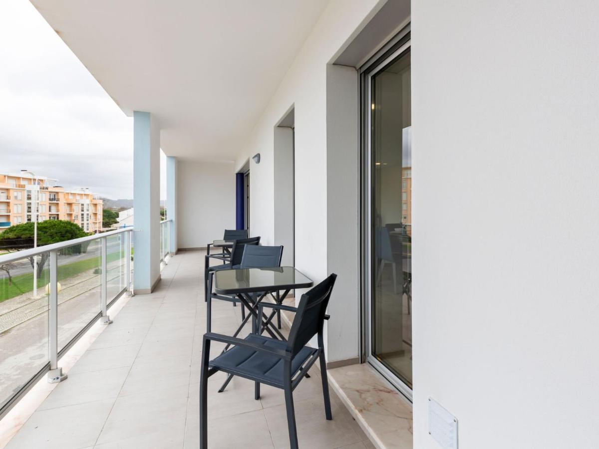Beautiful Apartment In S O Martinho Do Porto With Balcony São Martinho do Porto Dış mekan fotoğraf